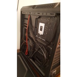 poza din partea din spate (carcasa este zalman z3 plus)