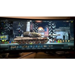 War Thunder la rezolutia nativa a monitorului .