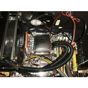 Eu il detin pe asta de la Master Cooler si isi face foarte bine treaba!