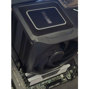 Clearance la RGB RAM cu partea din fata ajustata