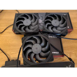 Prezentare ambalaje Noctua NF-A12x25 G2 chromax (fata)