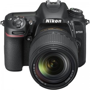 Nikon D7500 Negru + Obiectiv AF-S DX 18-140mm f/3.5-5.6G VR Nikkor