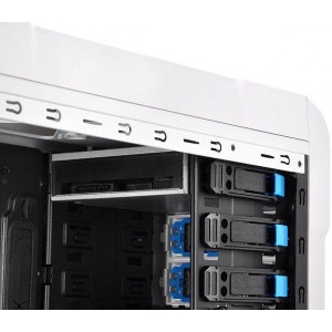 Thermaltake Chaser A31 Snow Edition White