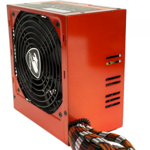 Cougar Power 700