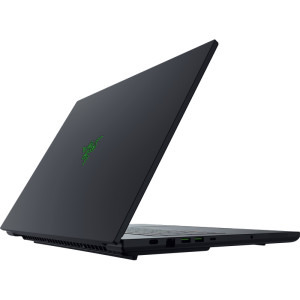 Razer Gaming 18'' Blade 18, UHD+ 240Hz / FHD+ 440Hz, Procesor Intel® Core™ Ultra 9 275HX (36M Cache, up to 5.40 GHz), 64GB DDR5, 2x 2TB SSD, GeForce RTX 5090 24GB, Win 11 Home, Black