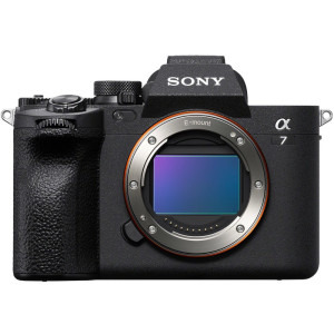 Sony Alpha 7 IV Body Black + Obiectiv FE 28-70 mm f/3.5-5.6 OSS