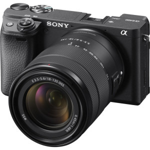 Sony Alpha 6400 Body Black + Obiectiv E 18-135 mm f/3.5-5.6 OSS