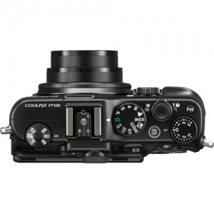 Nikon CoolPix P7100 Black + card 4GB + geanta CS-P06