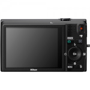 Nikon CoolPix S6200 Black + card 4GB + geanta ALM230101