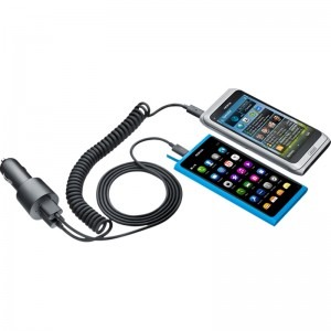 Nokia Auto DC-20 Universal - Cablu microUSB inclus, 2x USB