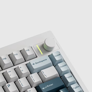 QwertyKey 75 Pro V2 RGB White Liniar Prelubrifiat V2 Switch Mecanica