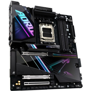 GIGABYTE X870E AORUS XTREME AI TOP