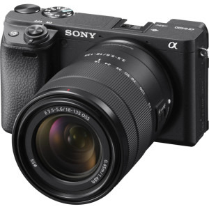 Sony Alpha 6400 Body Black + Obiectiv E 18-135 mm f/3.5-5.6 OSS